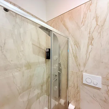 בית הארחה Lodevi 3*